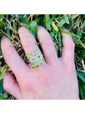 CLYDE DUNEIER 10K GOLD PERIDOT & DIAMOND OPEN SQUARE GEOMETRICAL RING CID